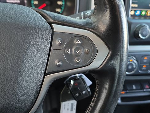 Used 2022 Chevrolet Colorado LT w/ Fleet Safety Package image 10