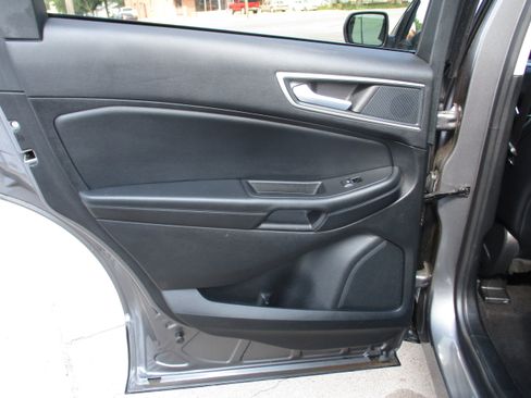 Used 2024 Ford Edge SEL image 16