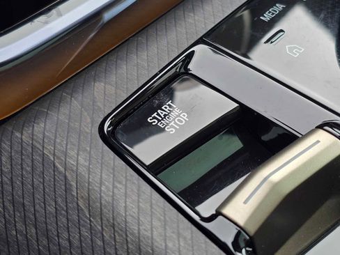 Used 2025 BMW X3 xDrive30i w/ Premium Package image 34