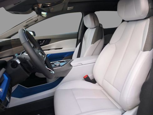 New 2025 Cadillac Optiq Luxury 1 image 9