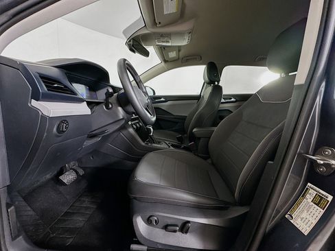 Used 2024 Volkswagen Taos SE image 13