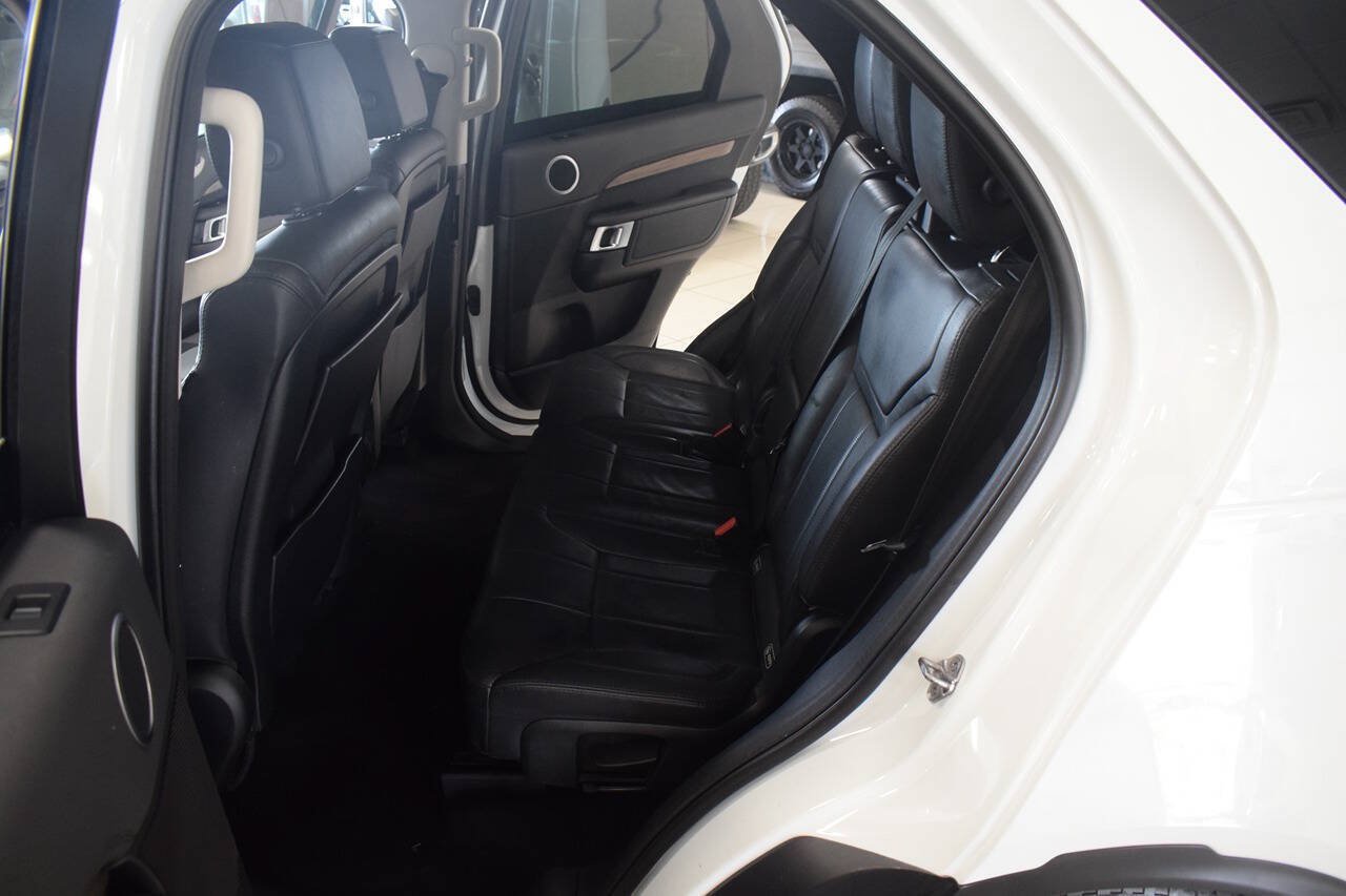 Used 2017 Land Rover Discovery HSE AWD/4WD image 43