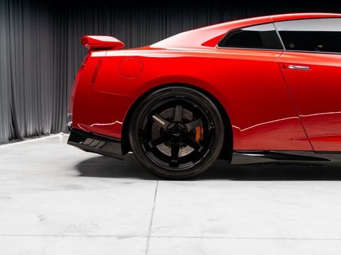 Used 2023 Nissan GT-R Premium w/ Floor Mat Package image 29
