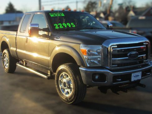 Used 2015 Ford F250 XLT w/ XLT Premium Package image 2