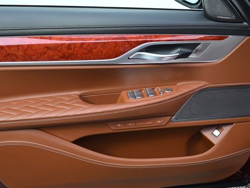 Used 2021 BMW ALPINA B7 xDrive image 25