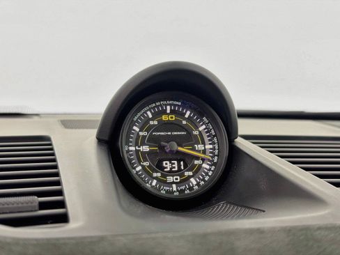 Used 2025 Porsche 911 GT3 RWD image 17