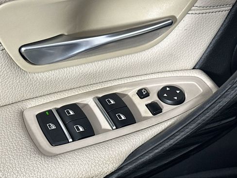 Used 2018 BMW 330e w/ Premium Package image 17