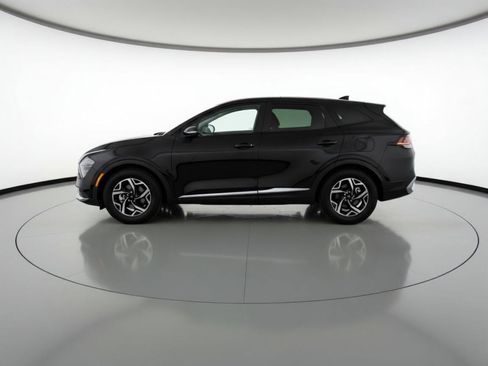 Used 2025 Kia Sportage LX FWD image 4