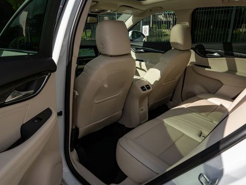 Used 2022 Buick Envision Essence w/ Technology Package I FWD image 12