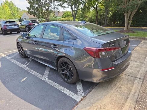 Used 2025 Honda Civic Sport image 2