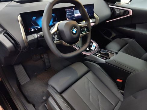 Certified 2025 BMW X3 xDrive30i w/ Premium Package AWD/4WD image 4
