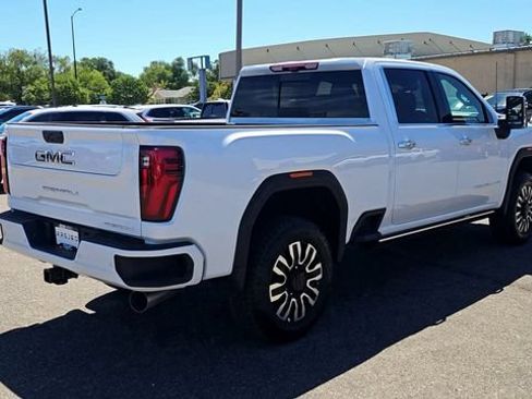 New 2026 GMC Sierra 2500 Denali Ultimate AWD/4WD image 9
