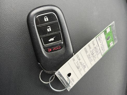 Certified 2023 Honda HR-V LX image 31