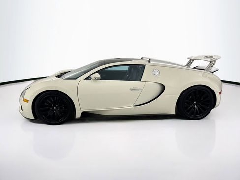 Used 2011 Bugatti Veyron AWD/4WD image 38