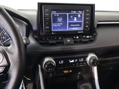 Used 2021 Toyota RAV4 LE AWD/4WD image 5