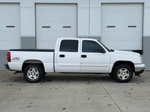 Used 2006 Chevrolet Silverado 1500 LT w/ Light Duty Power Package image 6