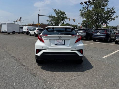 Used 2021 Toyota C-HR XLE FWD image 6