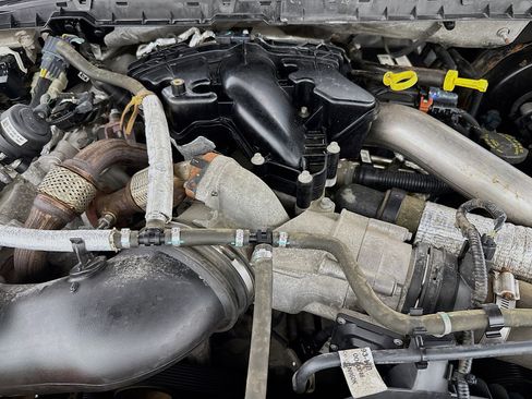 Used 2017 Ford F250 XLT w/ Snow Plow Prep Package image 32