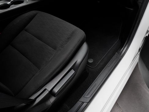 Used 2019 Dodge Durango SXT image 34