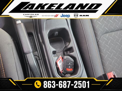 Used 2024 Jeep Gladiator Mojave AWD/4WD image 26