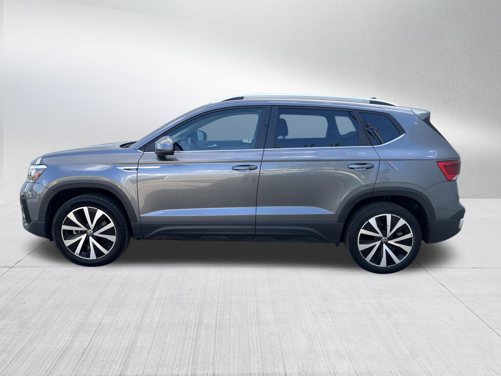 Used 2024 Volkswagen Taos SE FWD image 4