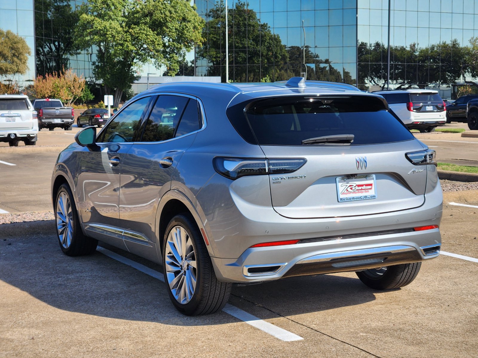 Used 2024 Buick Envision Avenir AWD/4WD image 4