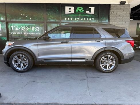 Used 2021 Ford Explorer XLT w/ Equipment Group 202A RWD image 4