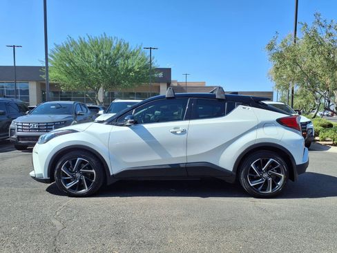 Used 2020 Toyota C-HR Limited FWD image 3