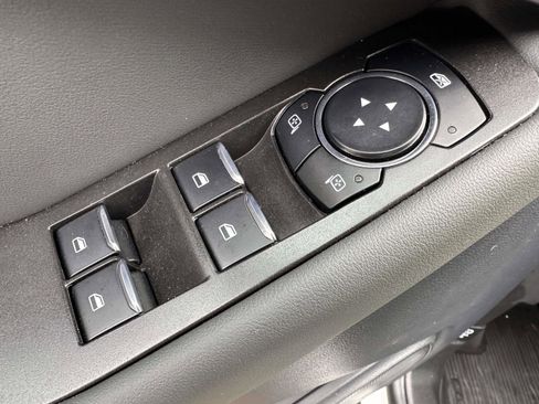 Used 2025 Ford Explorer Active image 10