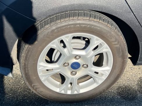 Used 2015 Ford Fiesta SE image 14