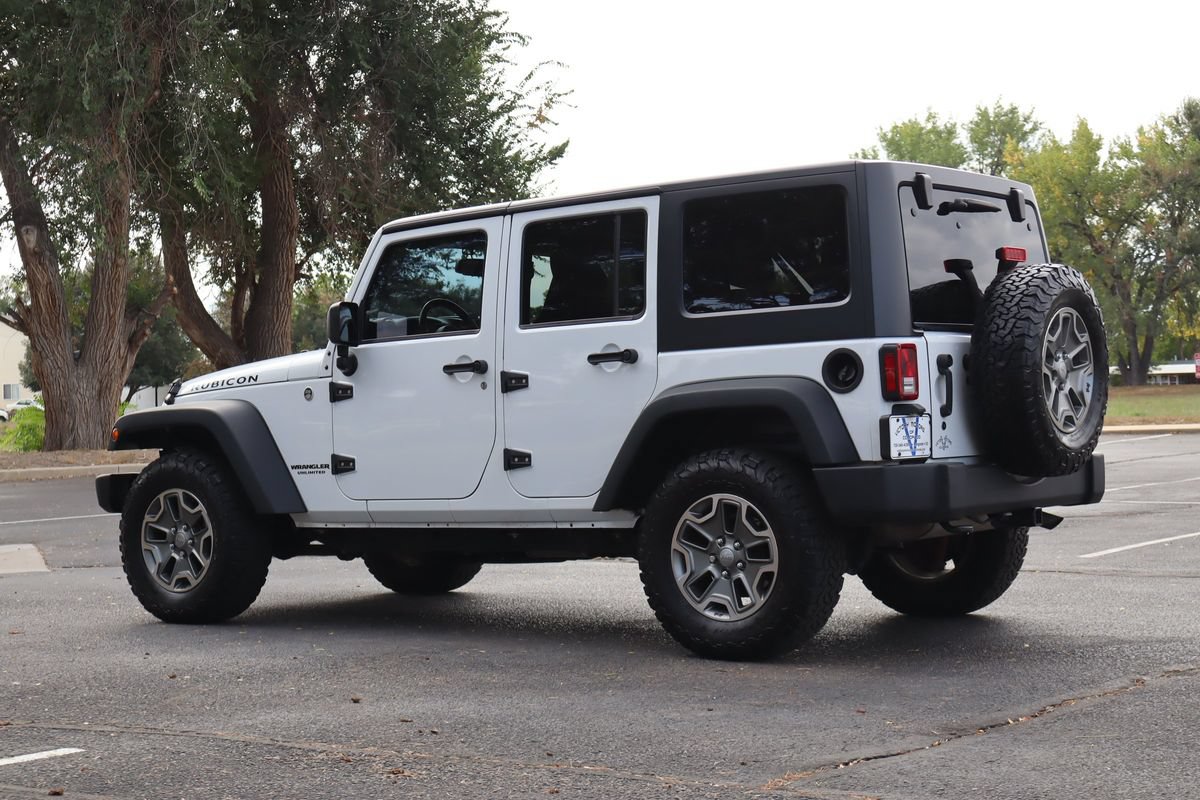 Used 2015 Jeep Wrangler Unlimited Rubicon w/ Connectivity Group AWD/4WD image 7