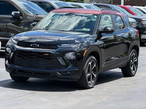 Used 2022 Chevrolet TrailBlazer RS w/ Technology Package AWD/4WD image 3