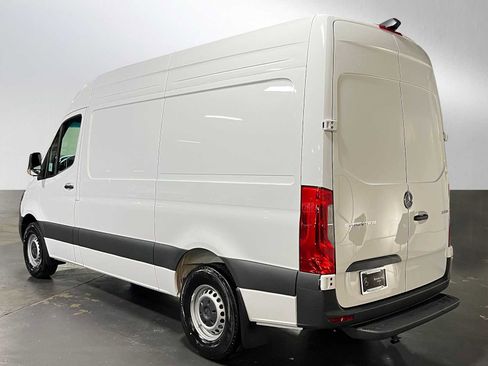 Used 2025 Mercedes-Benz Sprinter 2500 image 3