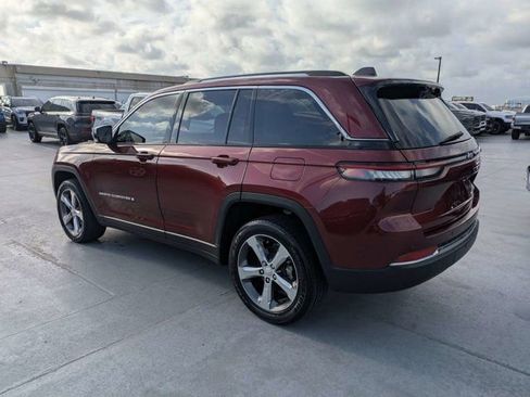 Used 2022 Jeep Grand Cherokee Limited w/ Luxury Tech Group II RWD image 5