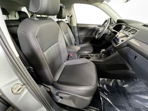 Used 2022 Volkswagen Tiguan SE AWD/4WD image 27