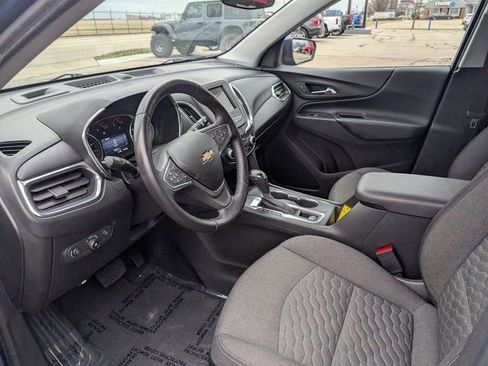 Used 2020 Chevrolet Equinox LT w/ Driver Convenience Package image 13