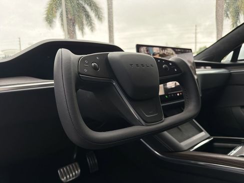 Used 2022 Tesla Model S image 24