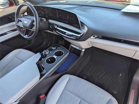 Used 2024 Cadillac Lyriq Sport image 12