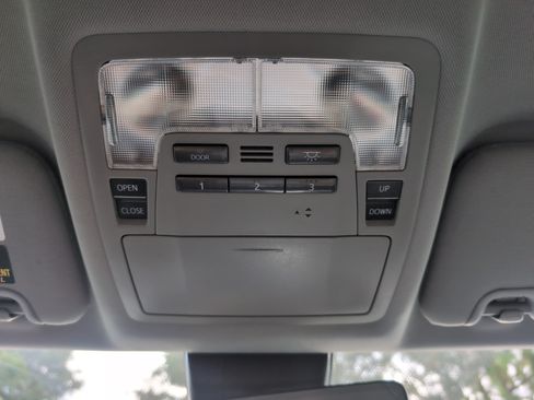 Used 2018 Toyota Highlander XLE AWD/4WD image 43