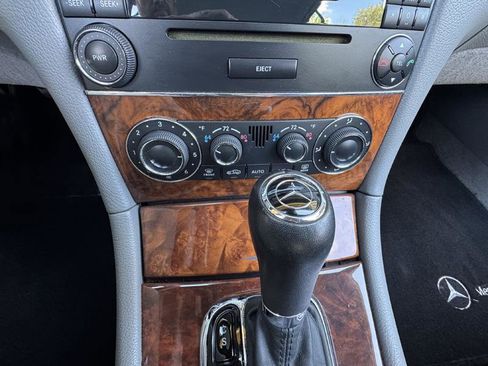 Used 2006 Mercedes-Benz CLK 350 Cabriolet w/ Premium Pkg image 28