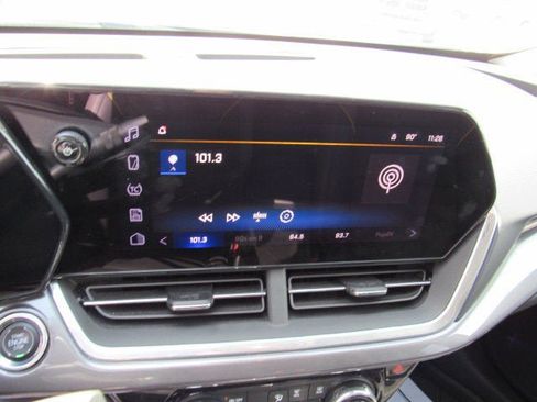 Used 2024 Chevrolet Trax ACTIV w/ Sunroof Package FWD image 16