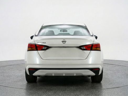 Used 2025 Nissan Altima 2.5 SR image 7