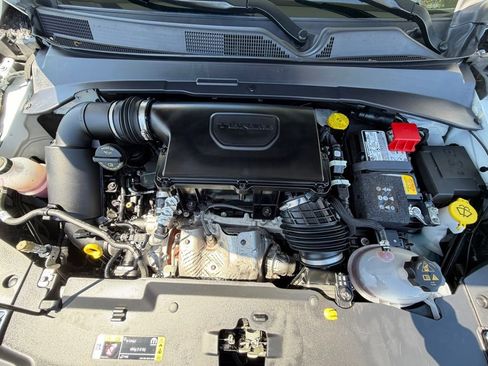 Certified 2025 Jeep Compass Limited AWD/4WD image 17