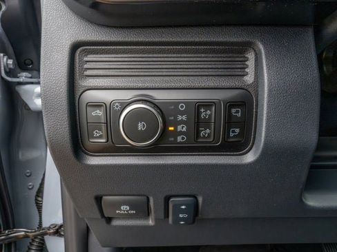 New 2026 Ford F250 Lariat w/ Black Appearance Package image 37