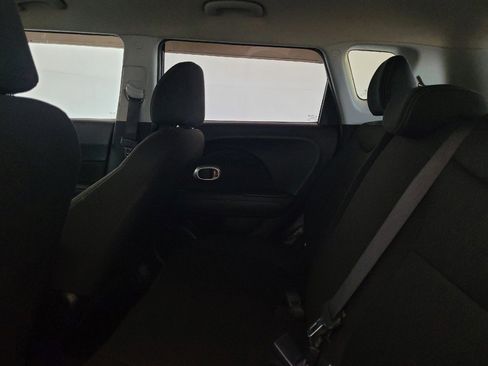 Used 2018 Kia Soul w/ Option Group 020 FWD image 18