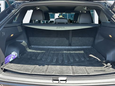 Used 2023 Volkswagen Atlas Cross Sport SE w/ Panoramic Sunroof Package FWD image 10