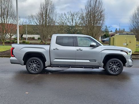 Used 2022 Toyota Tundra Platinum image 7