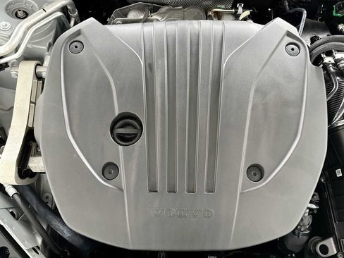 Used 2025 Volvo S60 B5 Core image 28