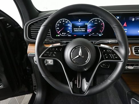 Used 2025 Mercedes-Benz GLE 450 GLE 450 image 2