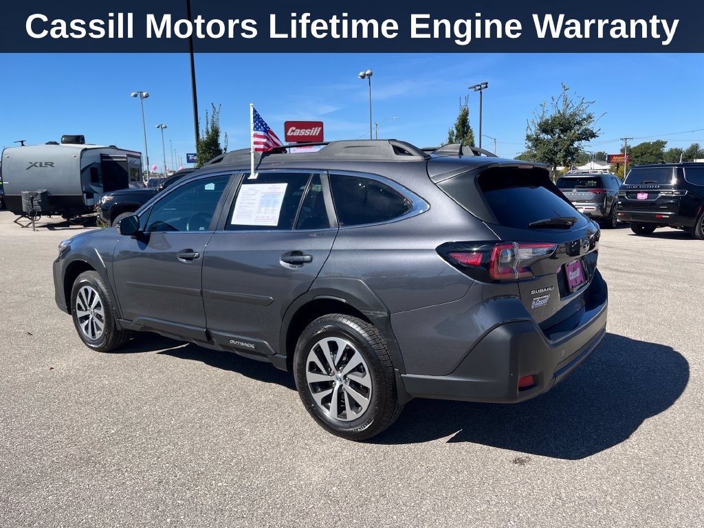 Used 2025 Subaru Outback Premium AWD/4WD image 3